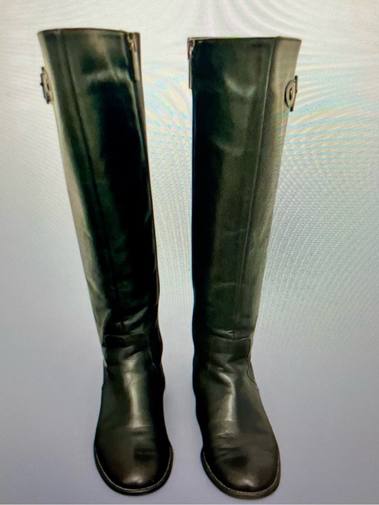 Stuart Weitzman Shoes - Stuart Weitzman Boots - Size 7 1/2
